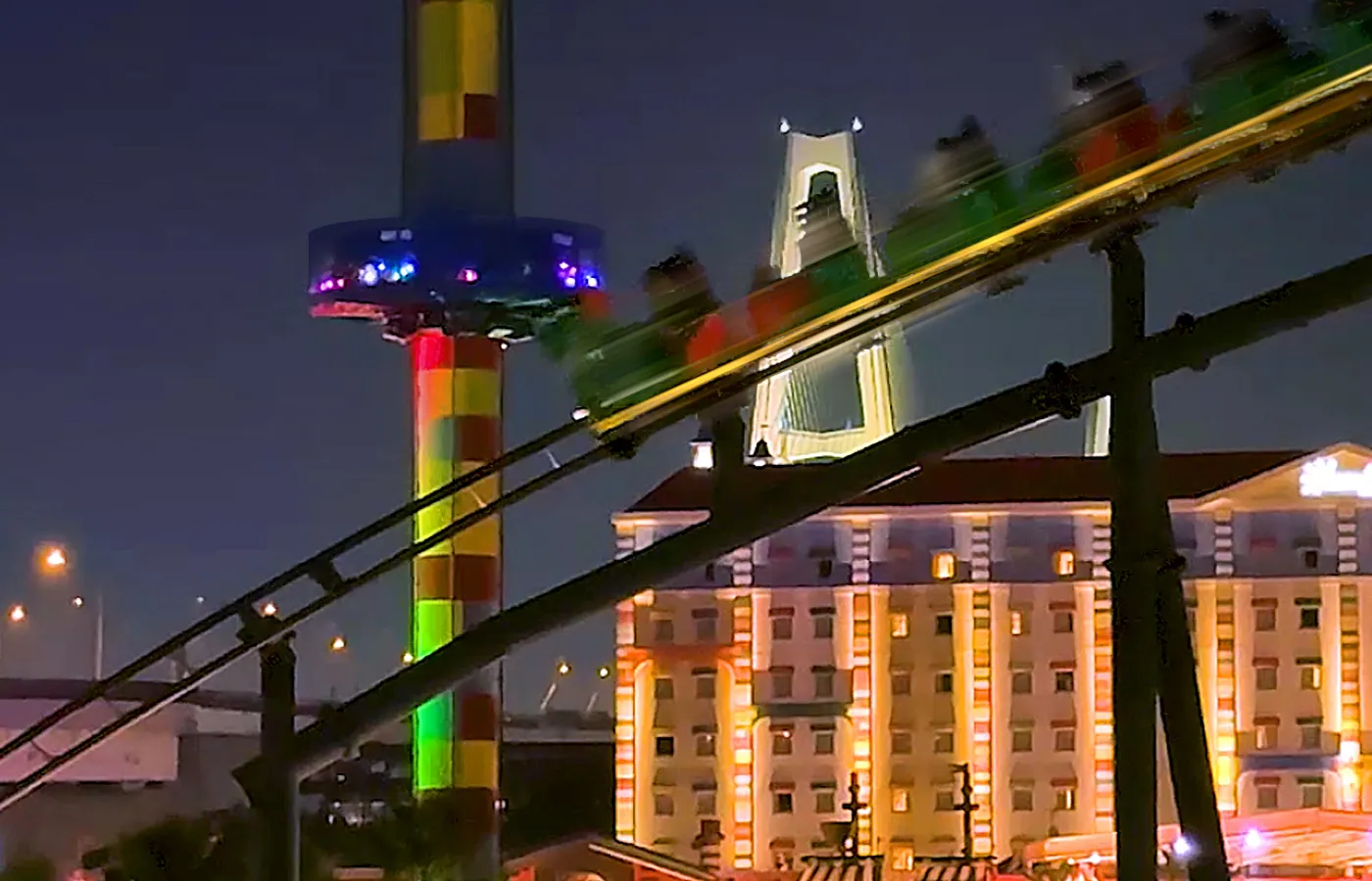 夜のミニランド・アトラクション